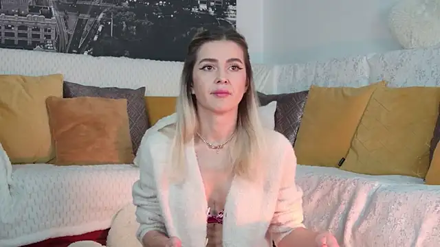 Snapshot of Sarah-Hart chatting on December 19, 2025, 3:19 pm Sarah-Hart online show from December 19, 2025, 3:19 pm