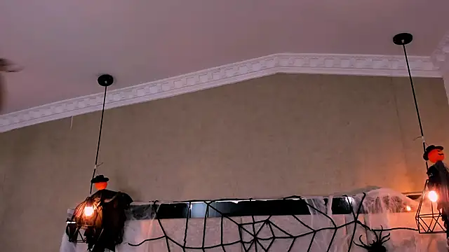 kimCosseyy online show from October 12, 2025, 2:54 am