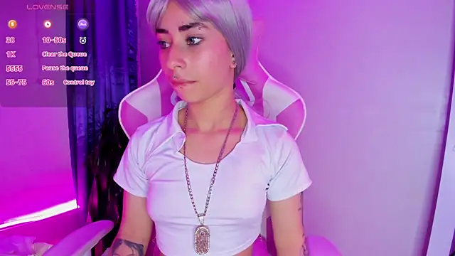 hanna  azumi online show from January 19, 2025, 3:29 am