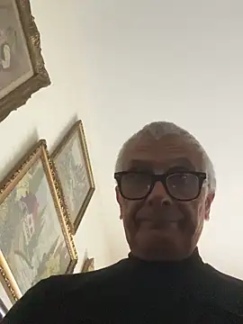 4n4l1zz4m1 online show from April 8, 2026, 3:23 pm