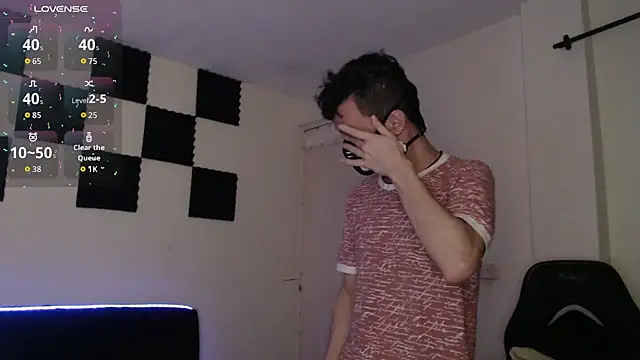 bryamado69 online show from November 10, 2025, 11:15 pm