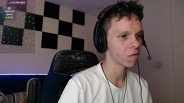 bryamado69 online show from November 12, 2025, 12:22 am