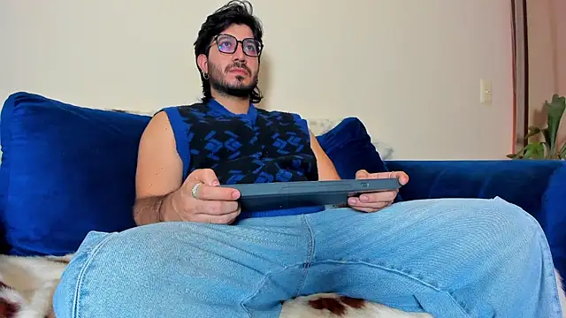 Snapshot of Ackerman_Eren_ chatting on January 31, 2025, 6:25 pm Ackerman Eren online show from January 31, 2025, 6:25 pm