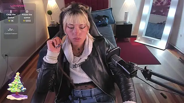  sharlotte777 online show from January 14, 2025, 3:36 pm