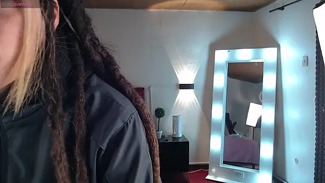  sharlotte777 online show from March 10, 2025, 12:48 pm