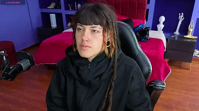  sharlotte777 online show from September 18, 2025, 2:08 pm