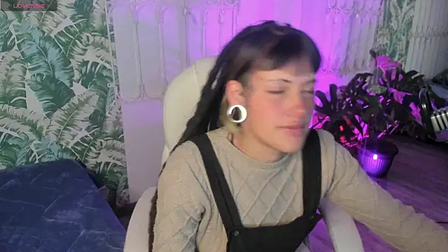  sharlotte777 online show from March 27, 2026, 3:56 pm