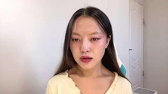 Risalynn online show from December 25, 2024, 3:50 am