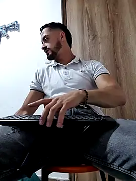 MAXIMUS MASTE3 online show from February 1, 2025, 2:47 am