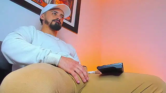 MAXIMUS MASTE3 online show from October 6, 2025, 11:35 pm