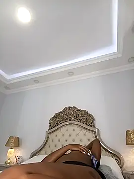 SarahBrunet online show from February 11, 2025, 7:59 pm