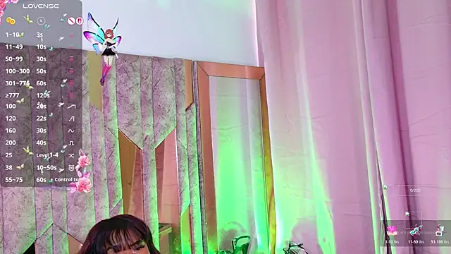 SarahBrunet online show from November 5, 2025, 1:55 pm