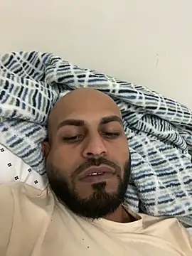 Snapshot of islandvybee55 chatting on February 15, 2025, 6:44 am islandvybee55 online show from February 15, 2025, 6:44 am