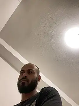 Snapshot of islandvybee55 chatting on March 9, 2025, 12:00 am islandvybee55 online show from March 9, 2025, 12:00 am