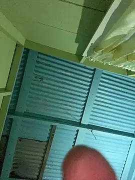 islandvybee55 online show from January 19, 2026, 2:59 am