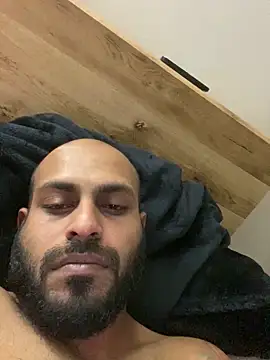 islandvybee55 online show from March 19, 2026, 2:04 am