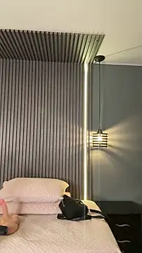 MiaPetit  online show from December 15, 2025, 8:24 pm