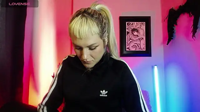 kim jeins11 online show from September 17, 2025, 8:54 pm