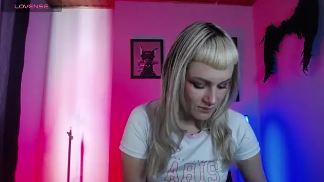 kim jeins11 online show from September 19, 2025, 5:57 pm