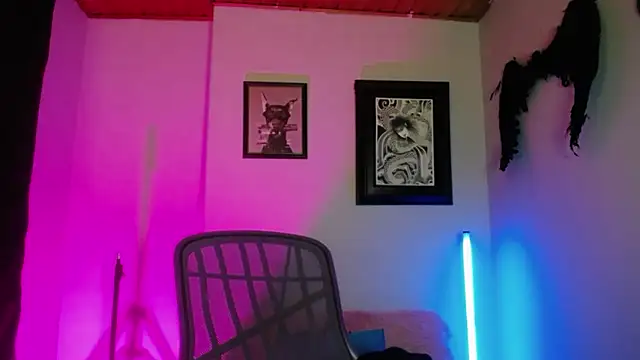 kim jeins11 online show from October 8, 2025, 2:20 am