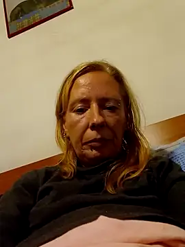 Ladykiss833 online show from September 18, 2025, 7:38 pm