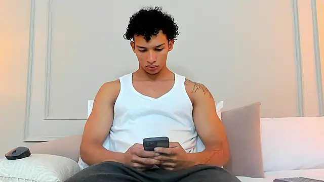 Snapshot of Dominick_star chatting on December 6, 2024, 3:30 am Dominick star online show from December 6, 2024, 3:30 am