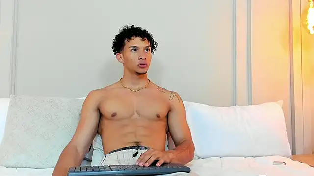 Snapshot of Dominick_star chatting on December 13, 2024, 4:00 am Dominick star online show from December 13, 2024, 4:00 am