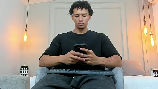 Snapshot of Dominick_star chatting on December 14, 2024, 3:51 am Dominick star online show from December 14, 2024, 3:51 am