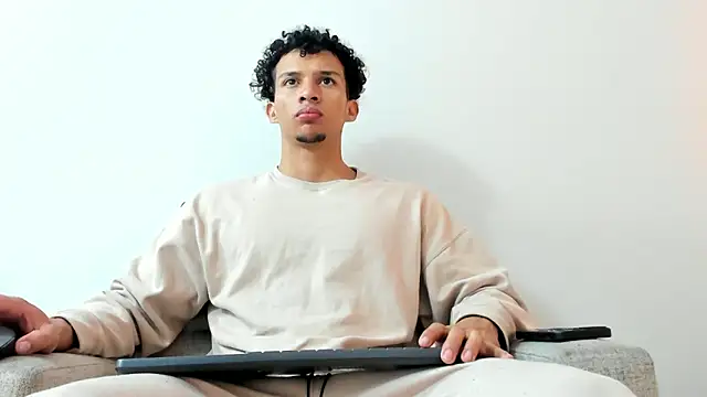 Snapshot of Dominick_star chatting on December 21, 2024, 3:36 am Dominick star online show from December 21, 2024, 3:36 am