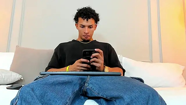 Snapshot of Dominick_star chatting on January 6, 2025, 3:42 am Dominick star online show from January 6, 2025, 3:42 am