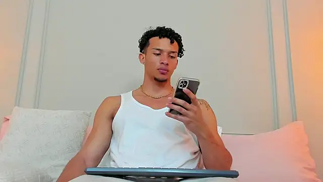 Snapshot of Dominick_star chatting on January 11, 2025, 3:13 am Dominick star online show from January 11, 2025, 3:13 am