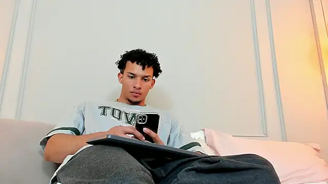 Snapshot of Dominick_star chatting on January 16, 2025, 9:27 am Dominick star online show from January 16, 2025, 9:27 am