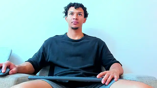 Snapshot of Dominick_star chatting on January 19, 2025, 5:05 am Dominick star online show from January 19, 2025, 5:05 am