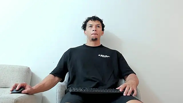 Snapshot of Dominick_star chatting on January 27, 2025, 3:26 am Dominick star online show from January 27, 2025, 3:26 am