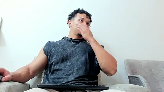 Snapshot of Dominick_star chatting on February 1, 2025, 4:35 am Dominick star online show from February 1, 2025, 4:35 am