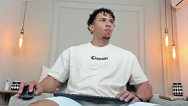 Snapshot of Dominick_star chatting on February 6, 2025, 4:21 am Dominick star online show from February 6, 2025, 4:21 am