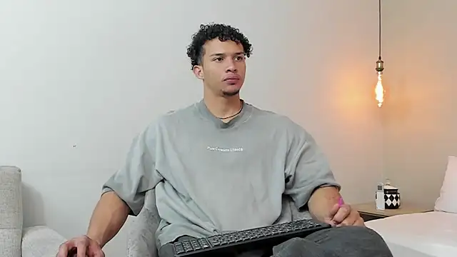 Snapshot of Dominick_star chatting on February 9, 2025, 4:25 am Dominick star online show from February 9, 2025, 4:25 am