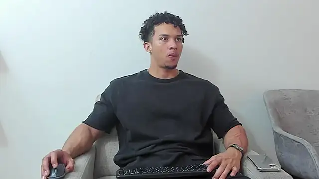 Snapshot of Dominick_star chatting on February 10, 2025, 4:08 am Dominick star online show from February 10, 2025, 4:08 am