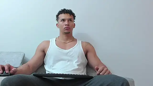 Snapshot of Dominick_star chatting on February 14, 2025, 4:58 am Dominick star online show from February 14, 2025, 4:58 am