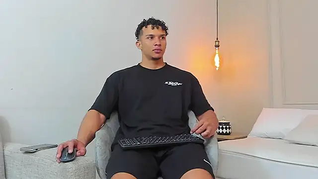 Snapshot of Dominick_star chatting on February 28, 2025, 3:26 am Dominick star online show from February 28, 2025, 3:26 am