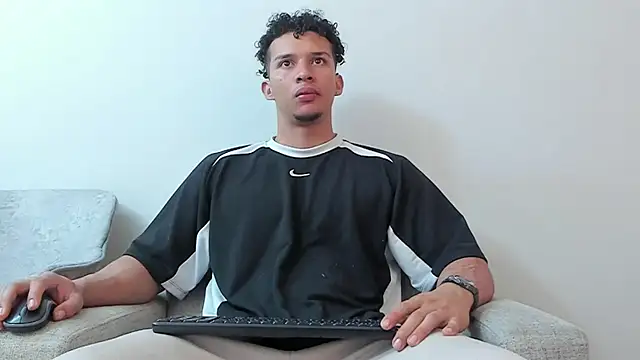 Snapshot of Dominick_star chatting on March 7, 2025, 4:13 am Dominick star online show from March 7, 2025, 4:13 am