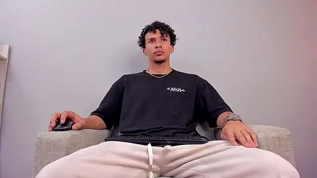 Snapshot of Dominick_star chatting on September 9, 2025, 3:50 am Dominick star online show from September 9, 2025, 3:50 am