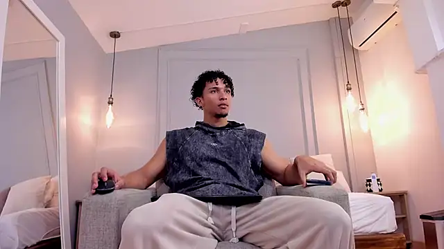 Snapshot of Dominick_star chatting on September 19, 2025, 4:36 am Dominick star online show from September 19, 2025, 4:36 am