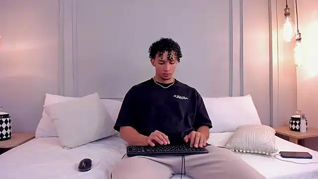 Snapshot of Dominick_star chatting on September 21, 2025, 4:03 am Dominick star online show from September 21, 2025, 4:03 am