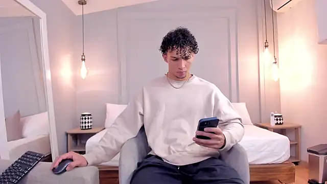 Snapshot of Dominick_star chatting on September 24, 2025, 4:49 am Dominick star online show from September 24, 2025, 4:49 am