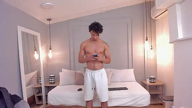 Snapshot of Dominick_star chatting on October 4, 2025, 4:32 am Dominick star online show from October 4, 2025, 4:32 am