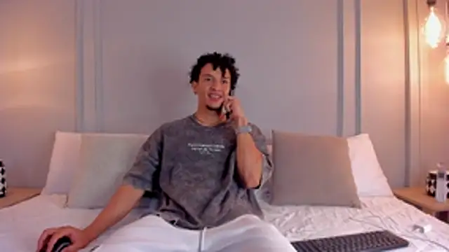 Snapshot of Dominick_star chatting on October 27, 2025, 4:05 am Dominick star online show from October 27, 2025, 4:05 am