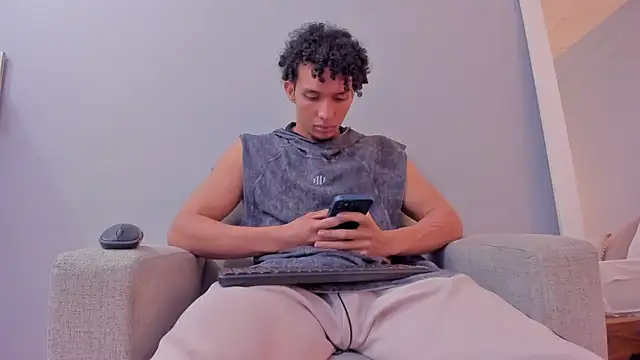 Snapshot of Dominick_star chatting on October 29, 2025, 3:31 am Dominick star online show from October 29, 2025, 3:31 am