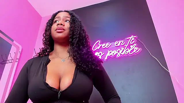 Sofi Fox  online show from March 4, 2025, 5:24 pm