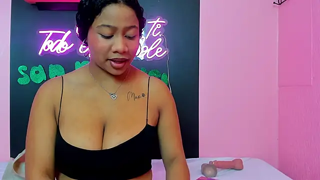 Sofi Fox  online show from March 16, 2025, 11:49 am